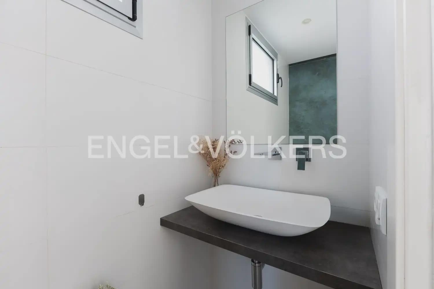 5 bedroom Villa for sale in Godella with pool garage - € 855,000 (Ref: 9927790)