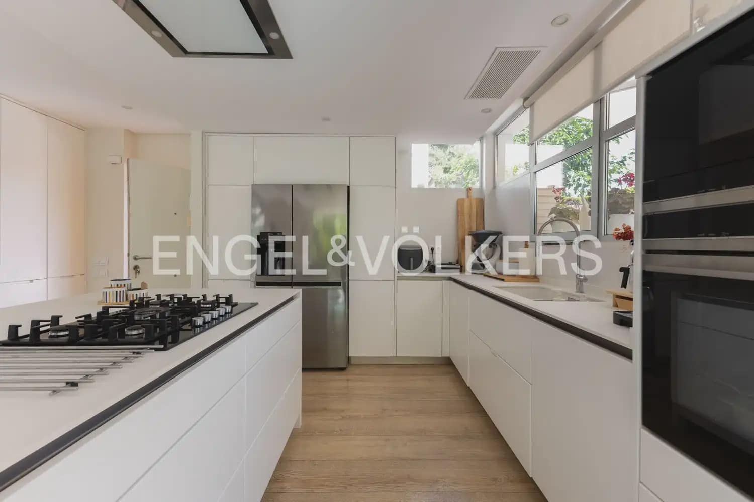 5 bedroom Villa for sale in Godella with pool garage - € 855,000 (Ref: 9927790)