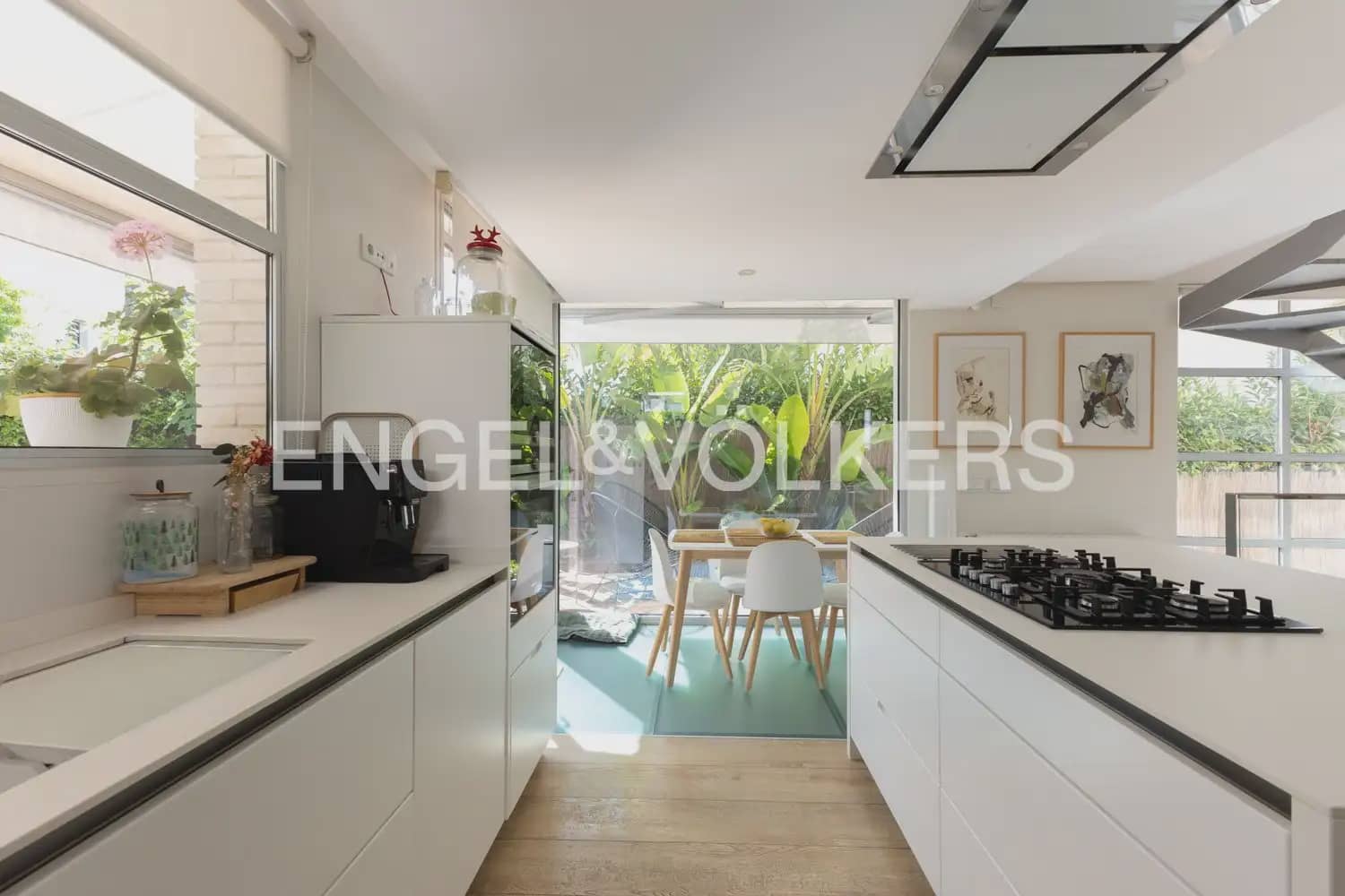 5 bedroom Villa for sale in Godella with pool garage - € 855,000 (Ref: 9927790)