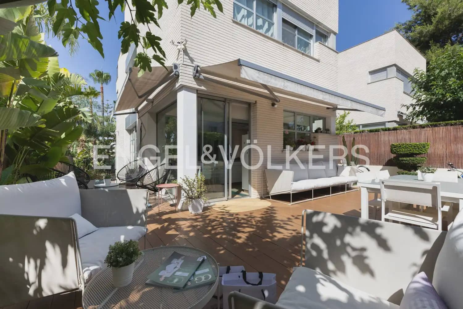 5 bedroom Villa for sale in Godella with pool garage - € 855,000 (Ref: 9927790)