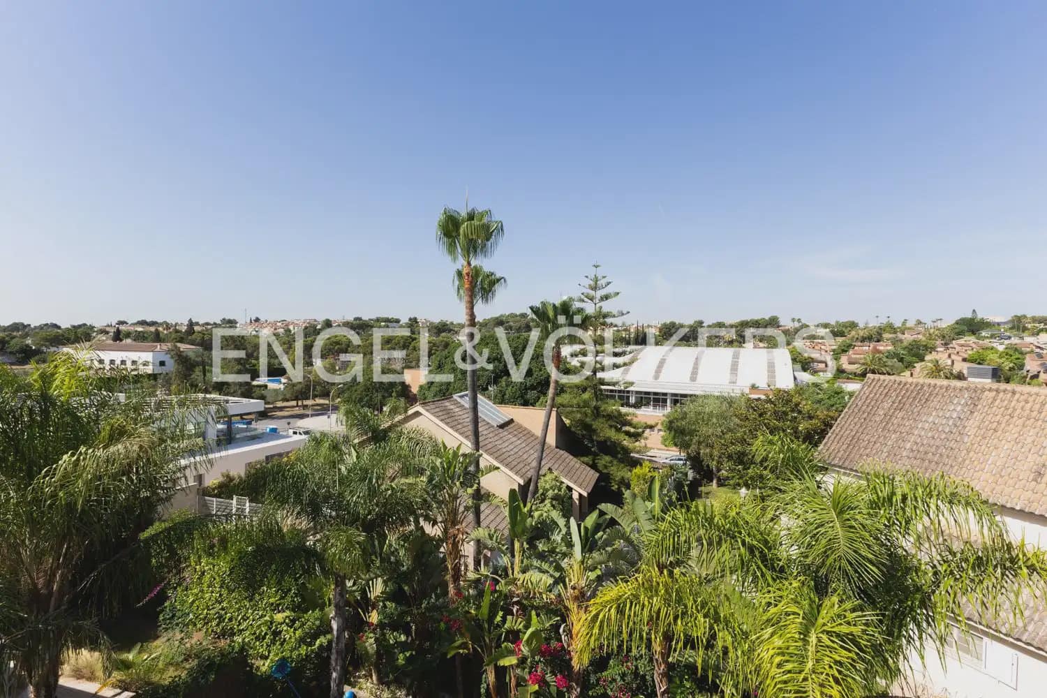 5 bedroom Villa for sale in Godella with pool garage - € 855,000 (Ref: 9927790)