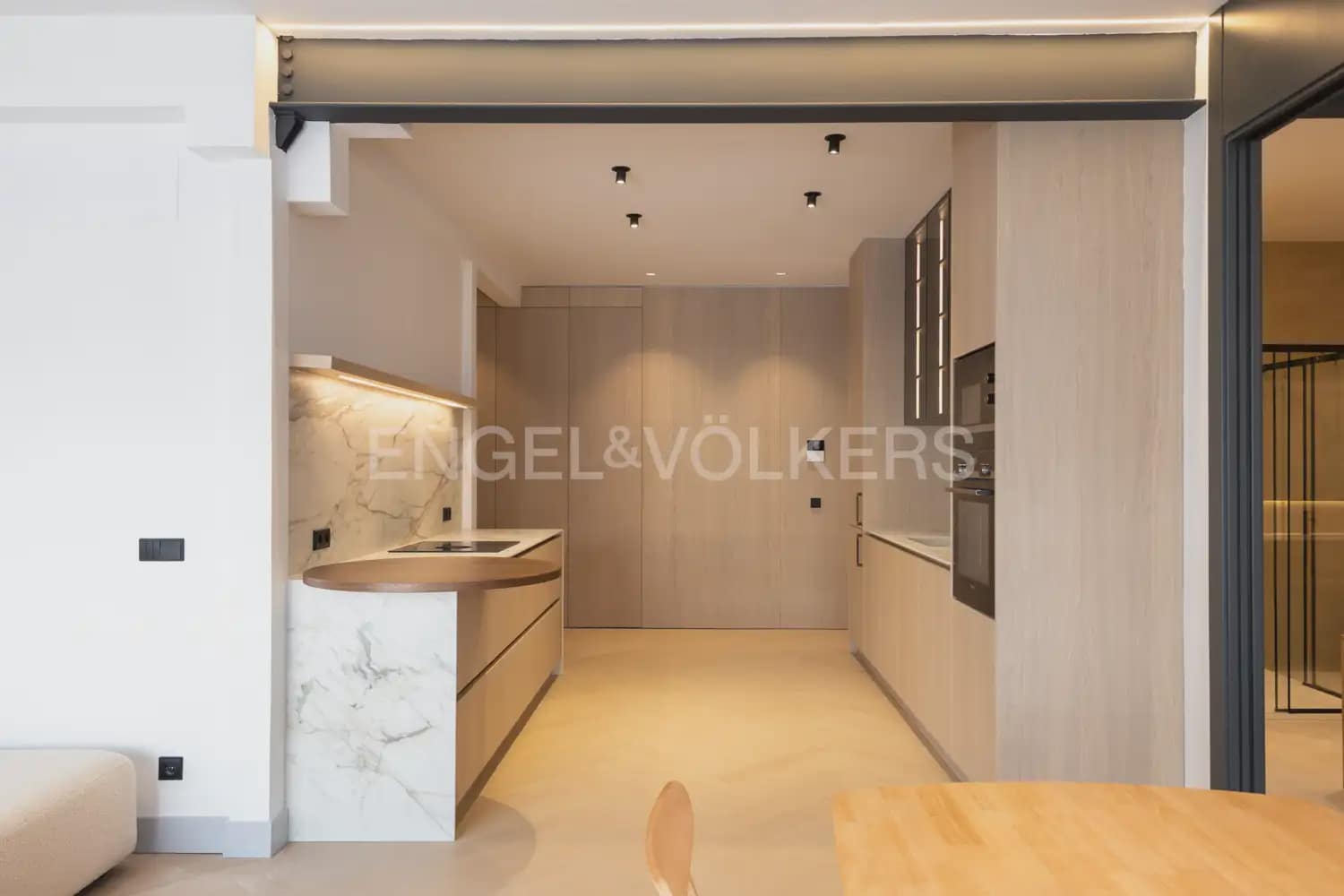 2 quarto Apartamento para arrendar em Valencia cidade - 3 000 € (Ref: 9927953)