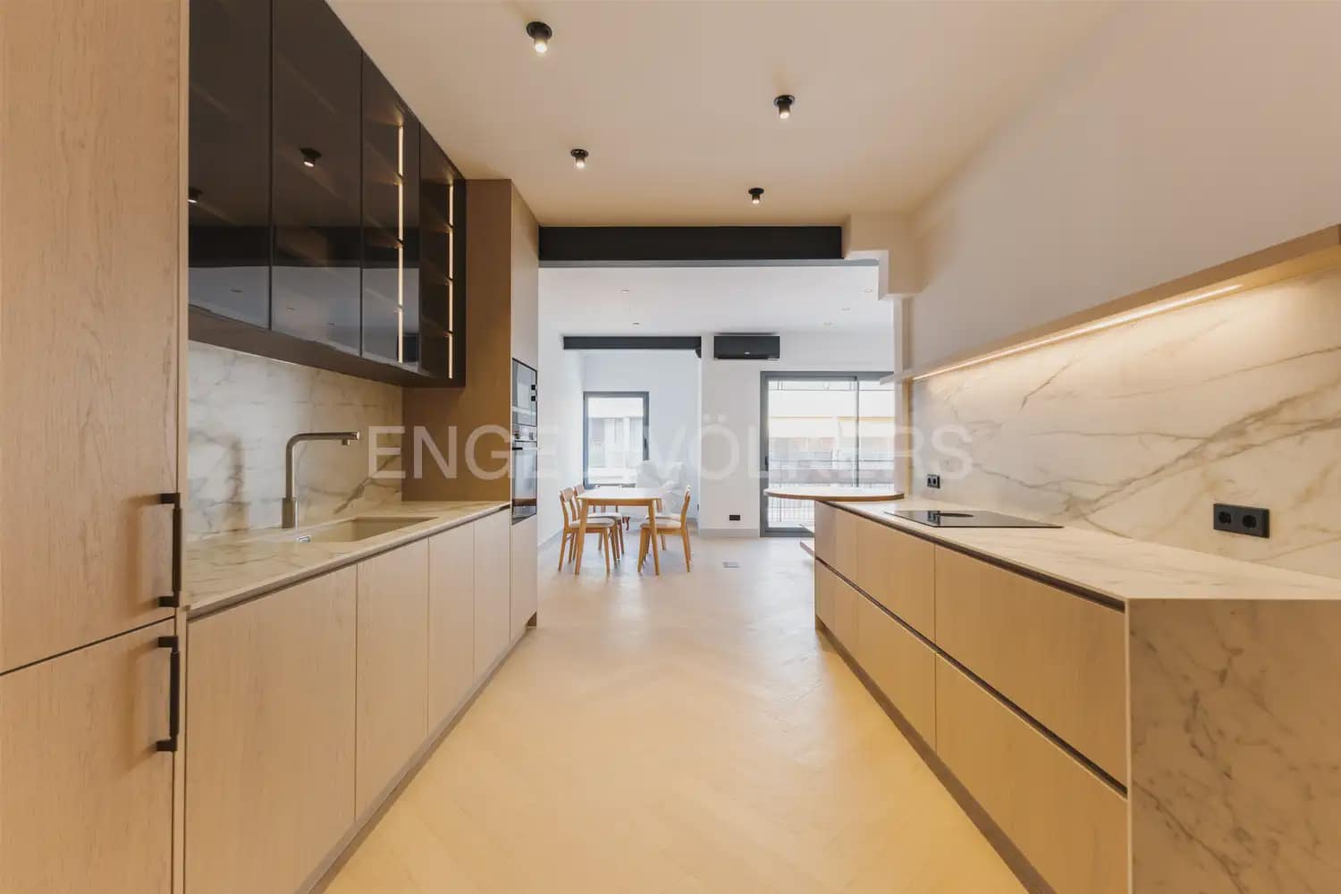 2 quarto Apartamento para arrendar em Valencia cidade - 3 000 € (Ref: 9927953)