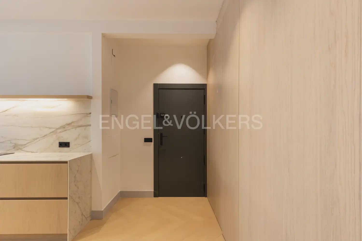 2 quarto Apartamento para arrendar em Valencia cidade - 3 000 € (Ref: 9927953)