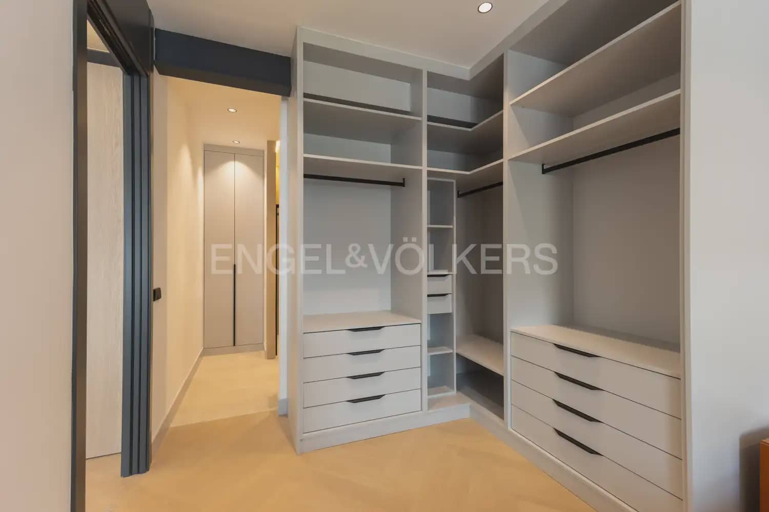 2 quarto Apartamento para arrendar em Valencia cidade - 3 000 € (Ref: 9927953)