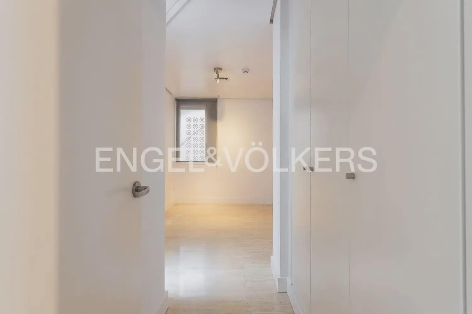 4 soverom Leilighet til leie i Valencia by - € 3 500 (Ref: 9927954)