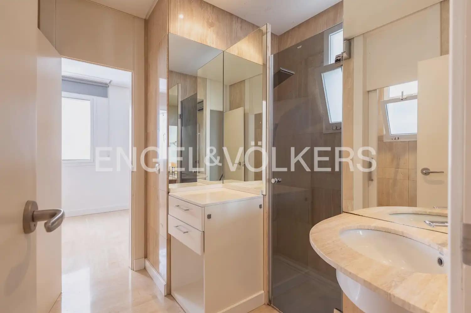 4 soverom Leilighet til leie i Valencia by - € 3 500 (Ref: 9927954)