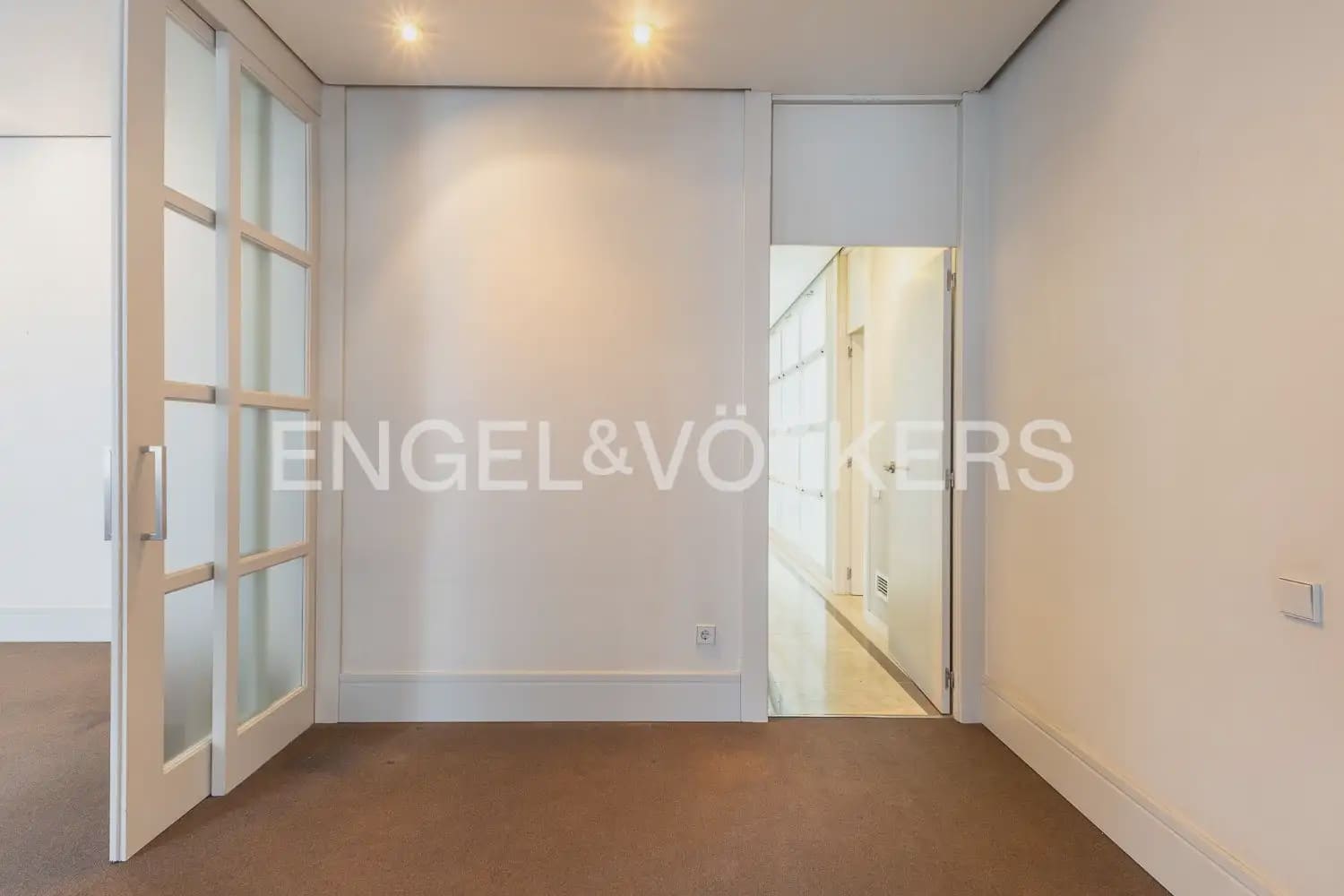 4 soverom Leilighet til leie i Valencia by - € 3 500 (Ref: 9927954)