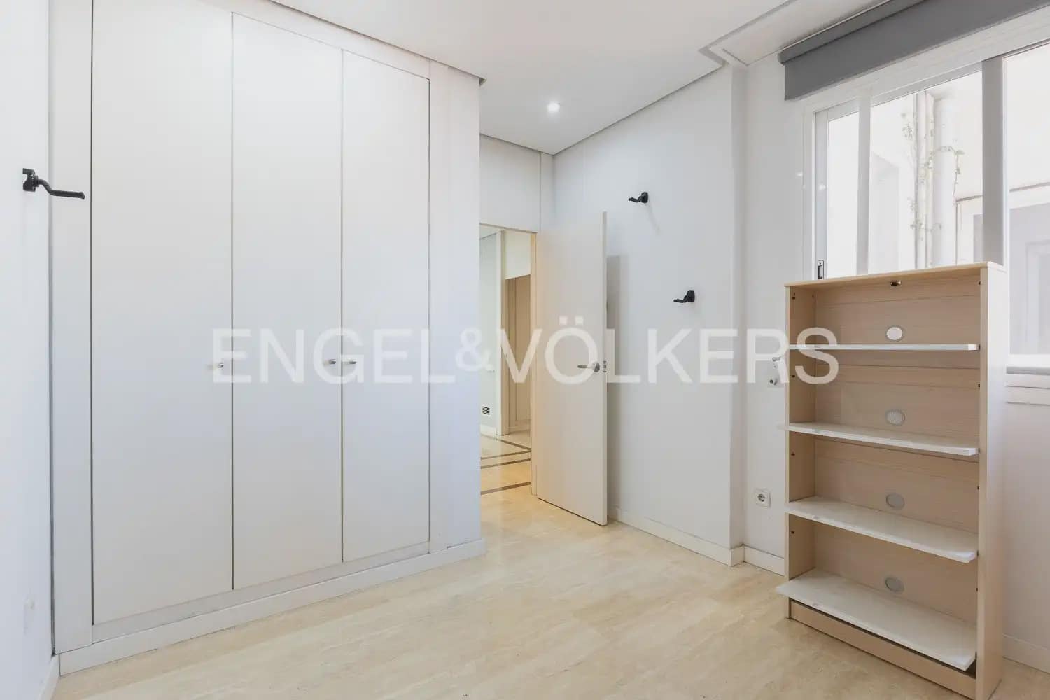 4 soverom Leilighet til leie i Valencia by - € 3 500 (Ref: 9927954)