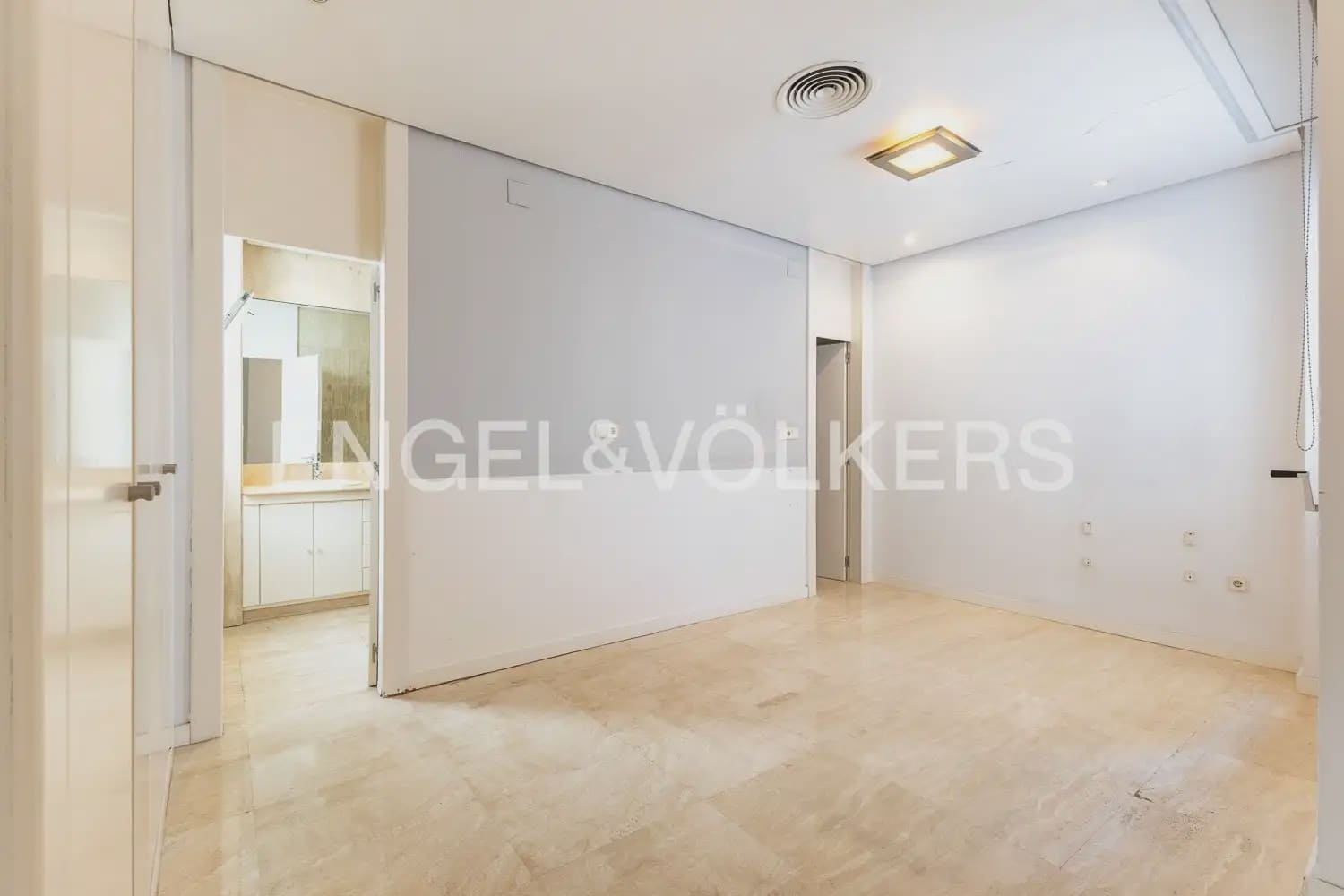 4 soverom Leilighet til leie i Valencia by - € 3 500 (Ref: 9927954)