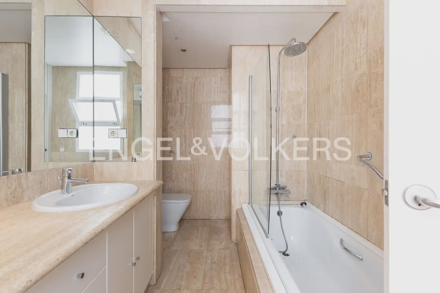 4 soverom Leilighet til leie i Valencia by - € 3 500 (Ref: 9927954)