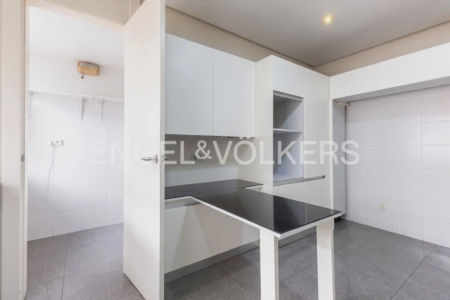 4 soverom Leilighet til leie i Valencia by - € 3 500 (Ref: 9927954)