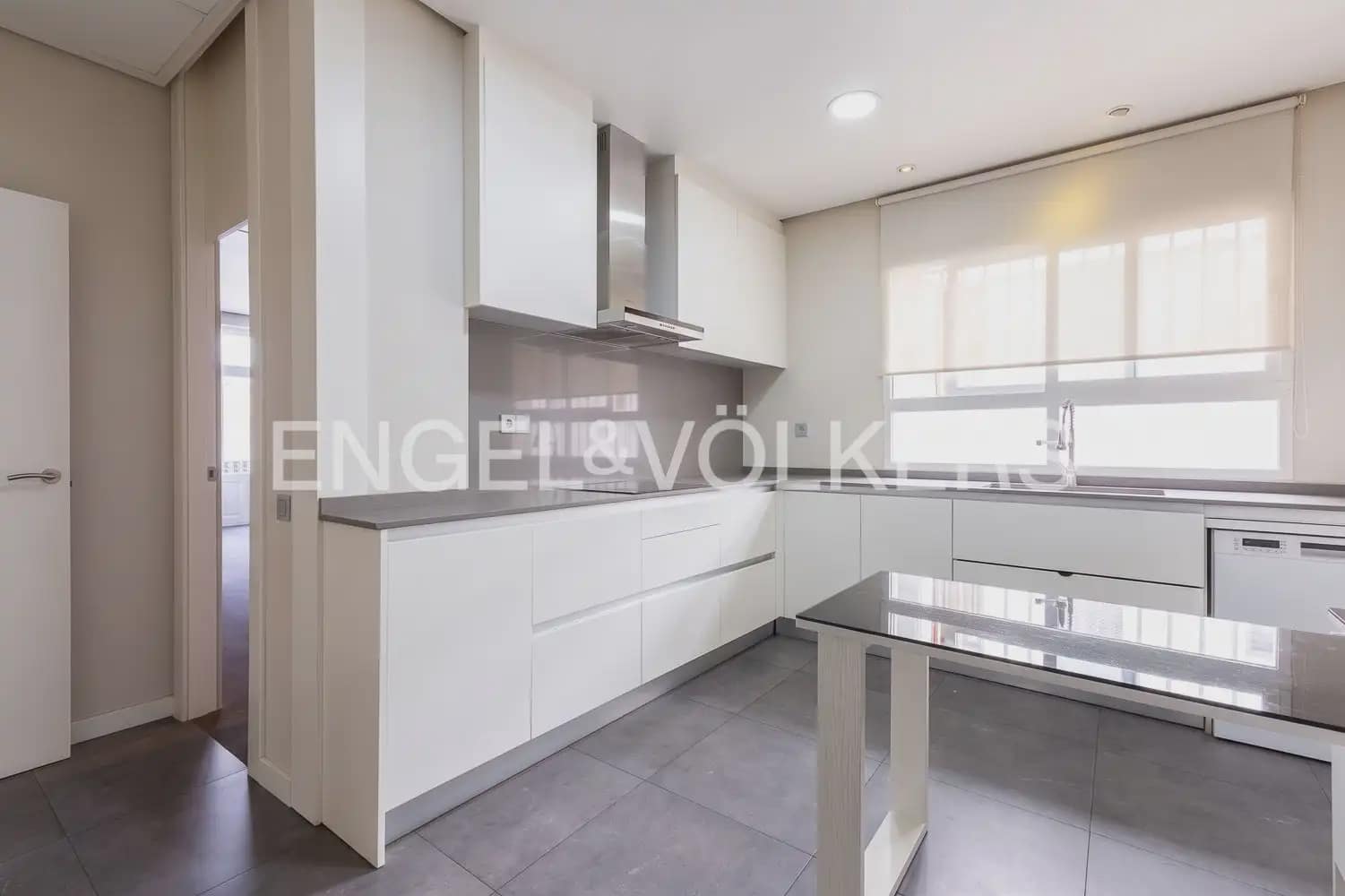 4 soverom Leilighet til leie i Valencia by - € 3 500 (Ref: 9927954)