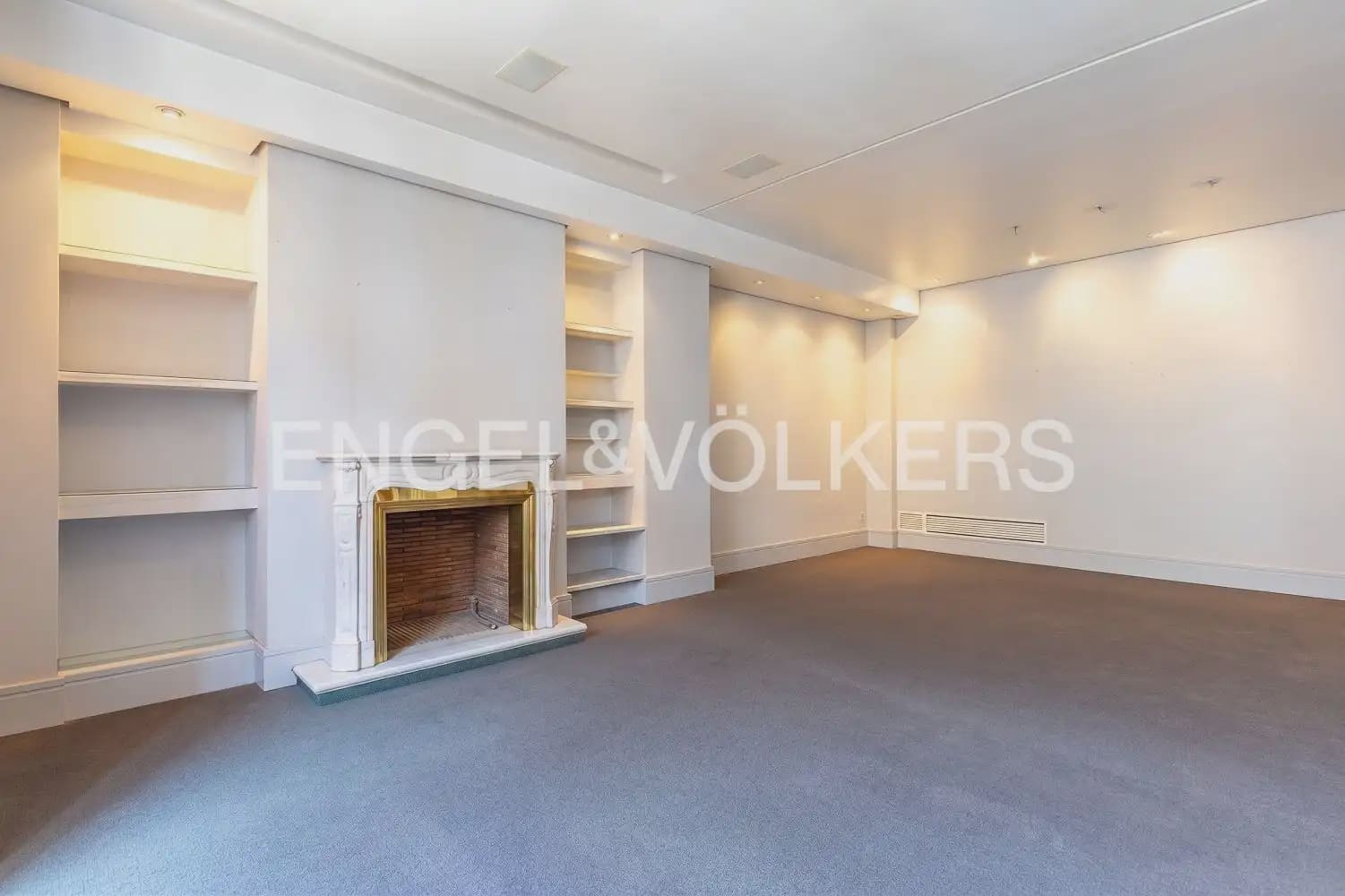 4 soverom Leilighet til leie i Valencia by - € 3 500 (Ref: 9927954)