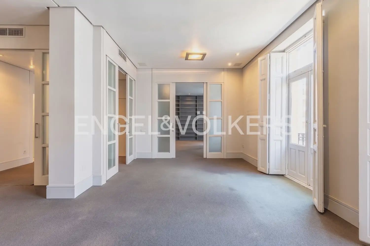 4 soverom Leilighet til leie i Valencia by - € 3 500 (Ref: 9927954)