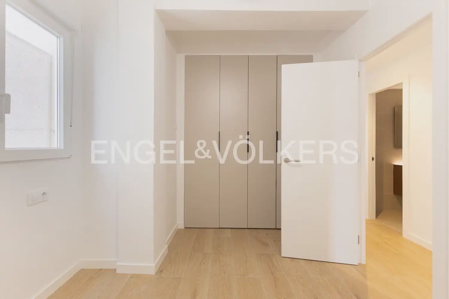 3 bedroom Flat for rent in Valencia city - € 1,800 (Ref: 9927955)