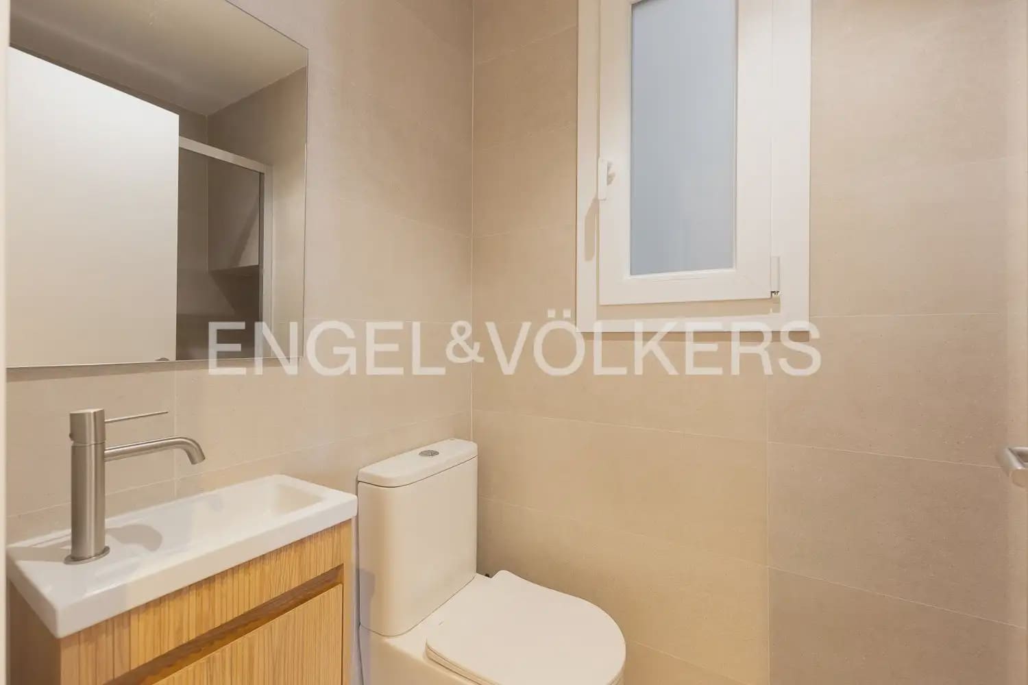 3 bedroom Flat for rent in Valencia city - € 1,800 (Ref: 9927955)
