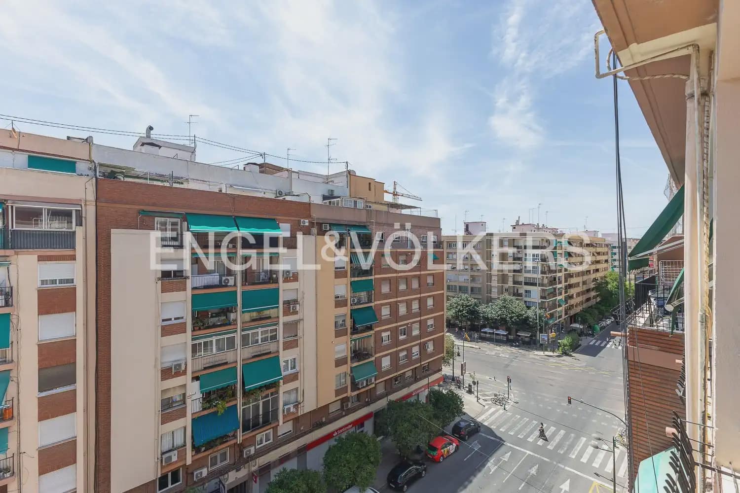 3 bedroom Flat for rent in Valencia city - € 1,800 (Ref: 9927955)