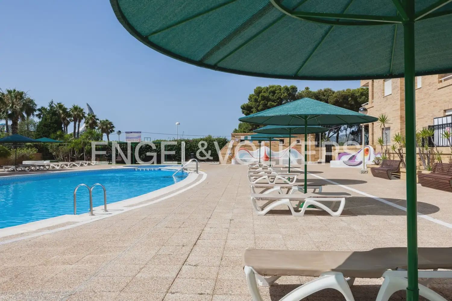 2 soverom Leilighet til salgs i Oropesa  med svømmebasseng garasje - € 145 000 (Ref: 9927957)