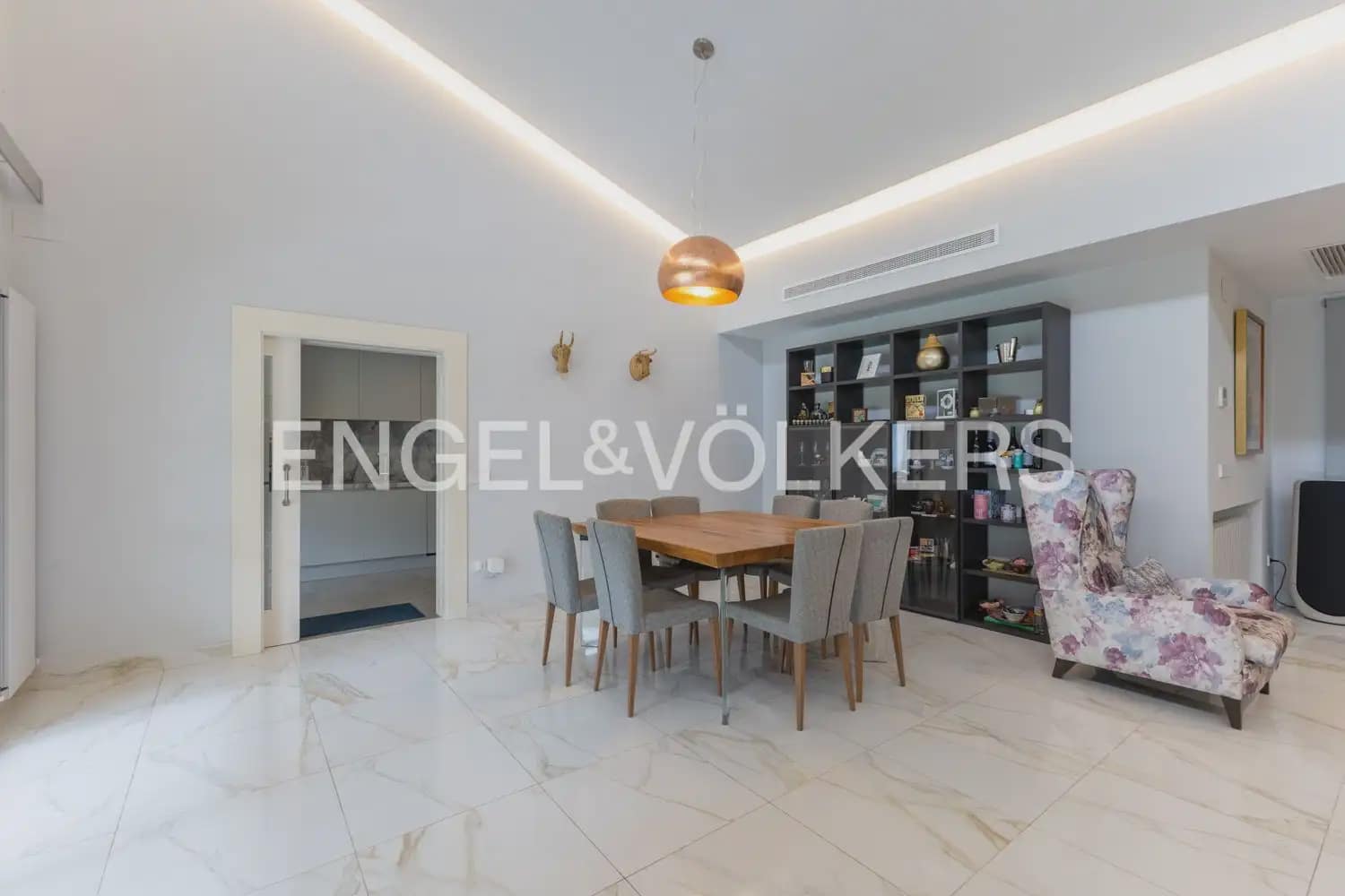 7 bedroom Villa for sale in Rocafort with pool garage - € 1,690,000 (Ref: 9927958)