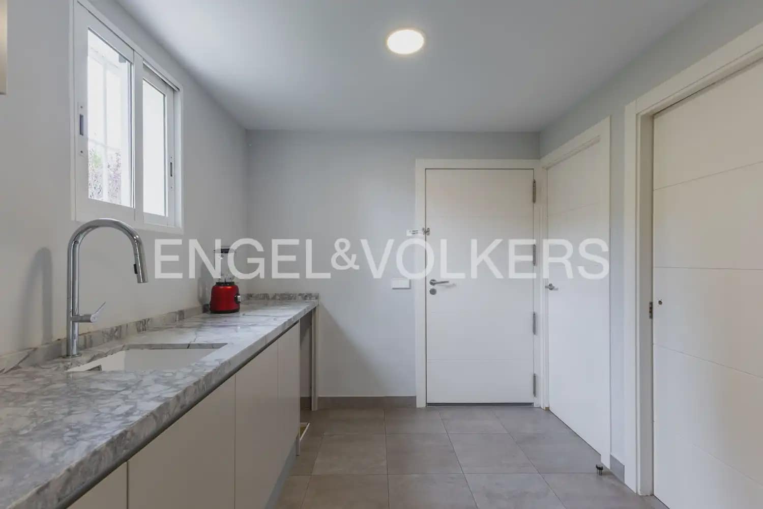 7 bedroom Villa for sale in Rocafort with pool garage - € 1,690,000 (Ref: 9927958)