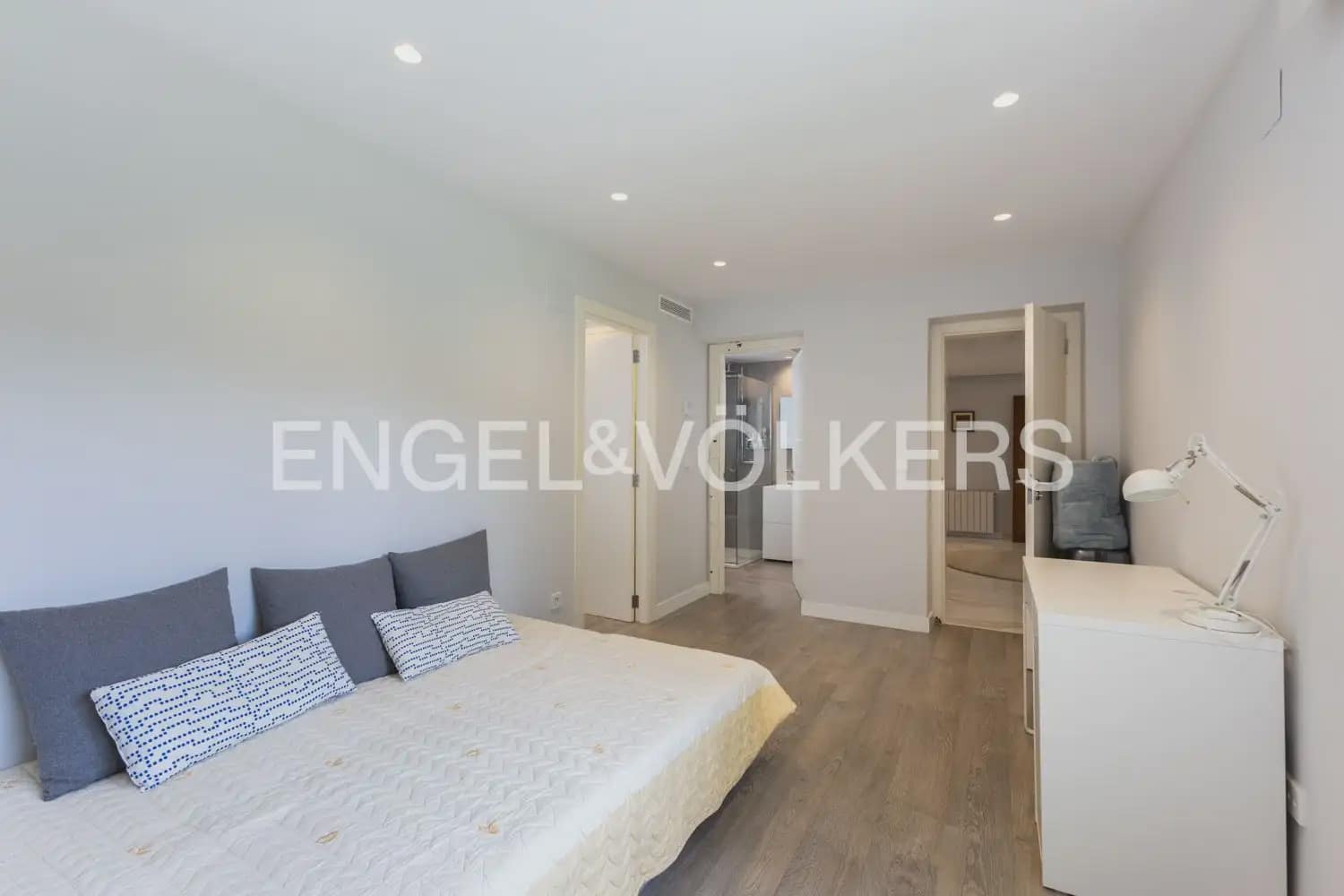7 bedroom Villa for sale in Rocafort with pool garage - € 1,690,000 (Ref: 9927958)