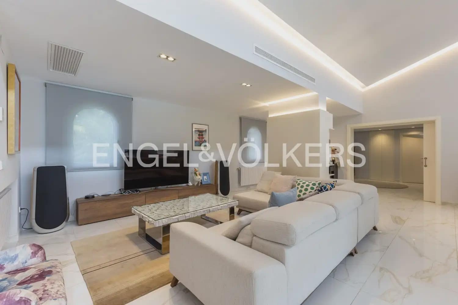 7 bedroom Villa for sale in Rocafort with pool garage - € 1,690,000 (Ref: 9927958)