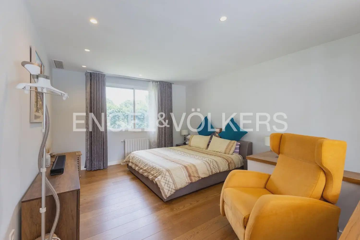 7 bedroom Villa for sale in Rocafort with pool garage - € 1,690,000 (Ref: 9927958)
