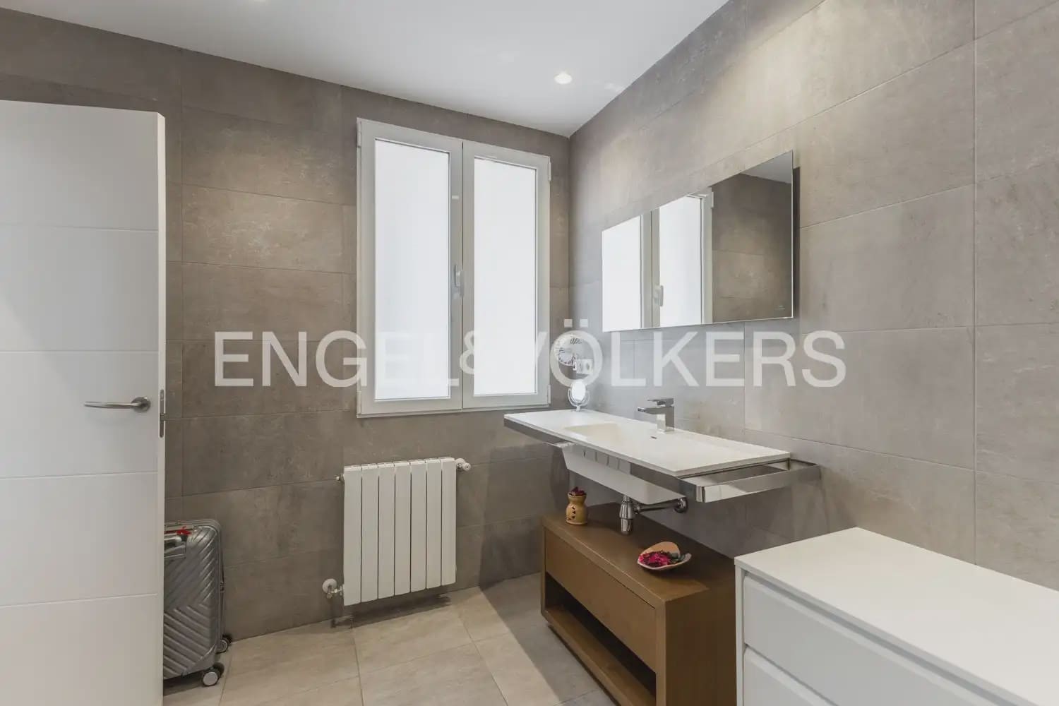 7 bedroom Villa for sale in Rocafort with pool garage - € 1,690,000 (Ref: 9927958)