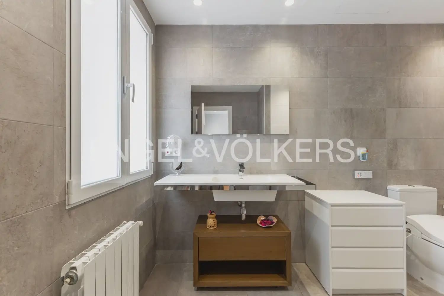 7 bedroom Villa for sale in Rocafort with pool garage - € 1,690,000 (Ref: 9927958)