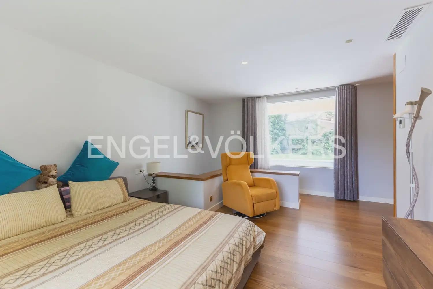 7 bedroom Villa for sale in Rocafort with pool garage - € 1,690,000 (Ref: 9927958)