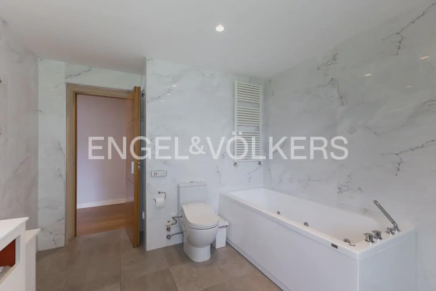7 bedroom Villa for sale in Rocafort with pool garage - € 1,690,000 (Ref: 9927958)