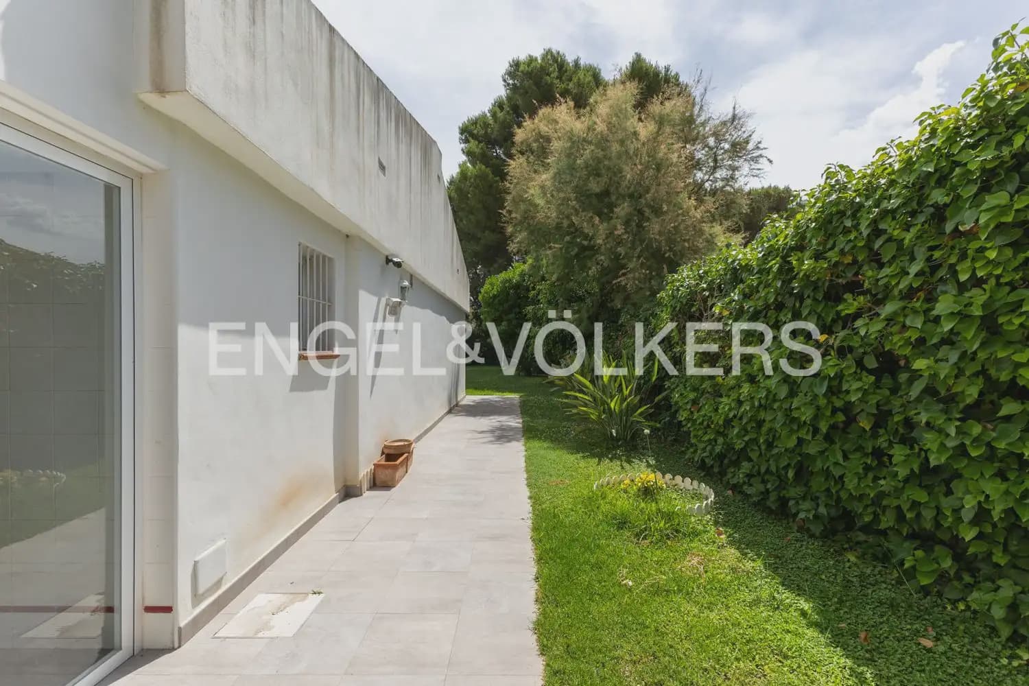 7 bedroom Villa for sale in Rocafort with pool garage - € 1,690,000 (Ref: 9927958)