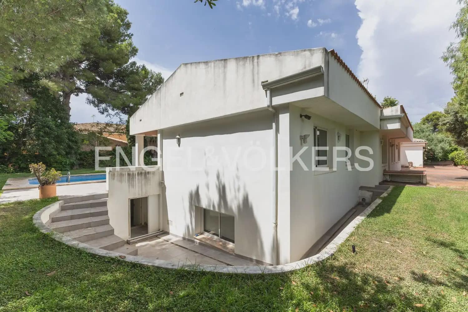 7 bedroom Villa for sale in Rocafort with pool garage - € 1,690,000 (Ref: 9927958)