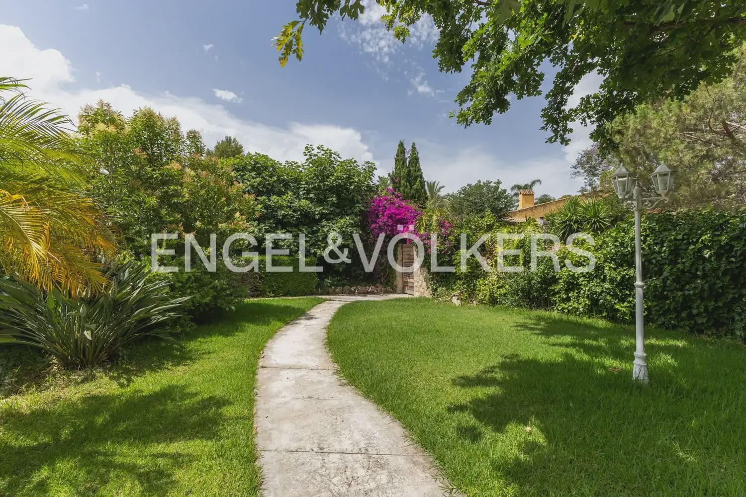 7 bedroom Villa for sale in Rocafort with pool garage - € 1,690,000 (Ref: 9927958)