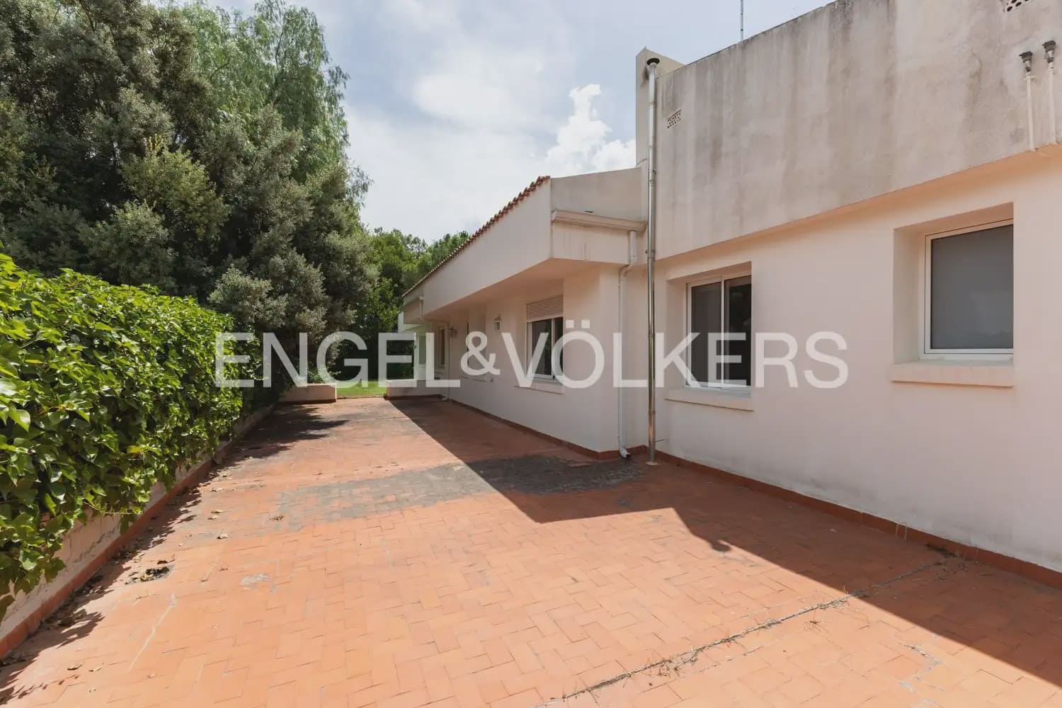 7 bedroom Villa for sale in Rocafort with pool garage - € 1,690,000 (Ref: 9927958)