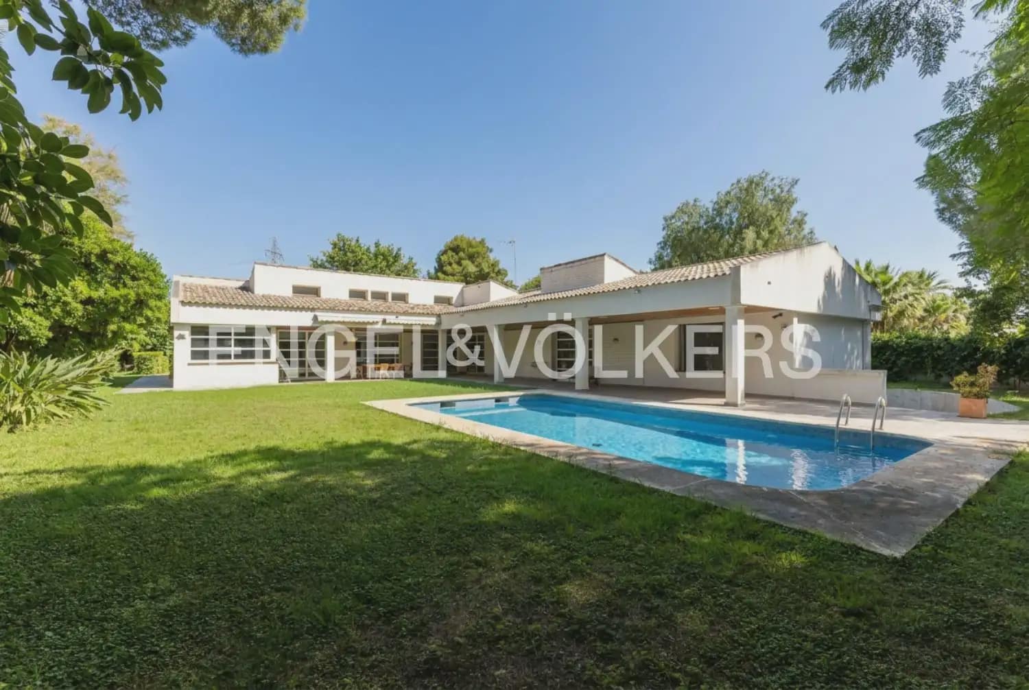 7 bedroom Villa for sale in Rocafort with pool garage - € 1,690,000 (Ref: 9927958)