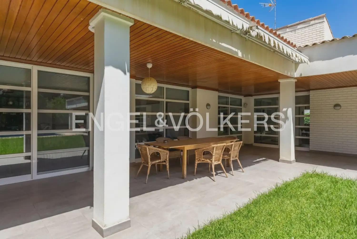 7 bedroom Villa for sale in Rocafort with pool garage - € 1,690,000 (Ref: 9927958)