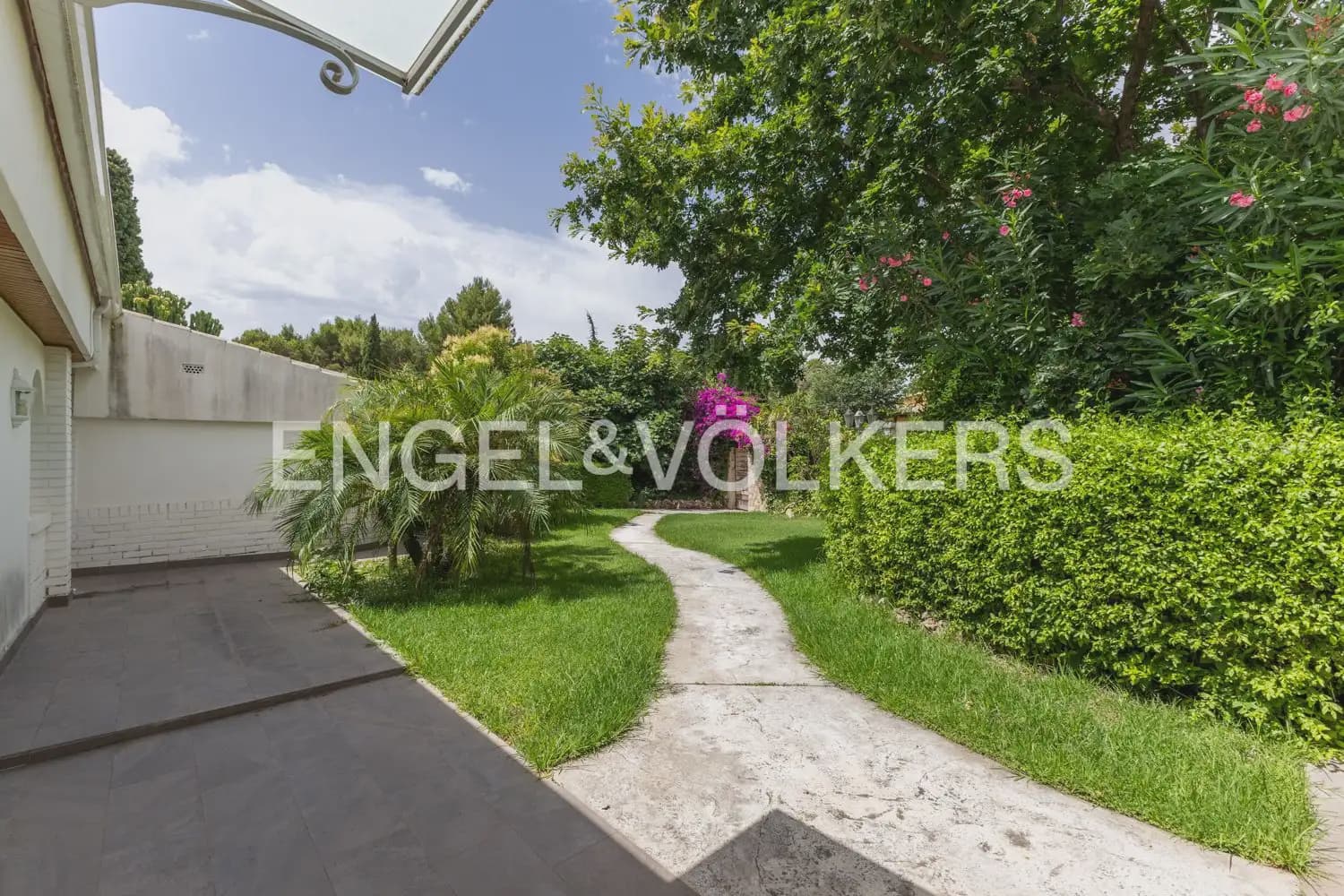7 bedroom Villa for sale in Rocafort with pool garage - € 1,690,000 (Ref: 9927958)