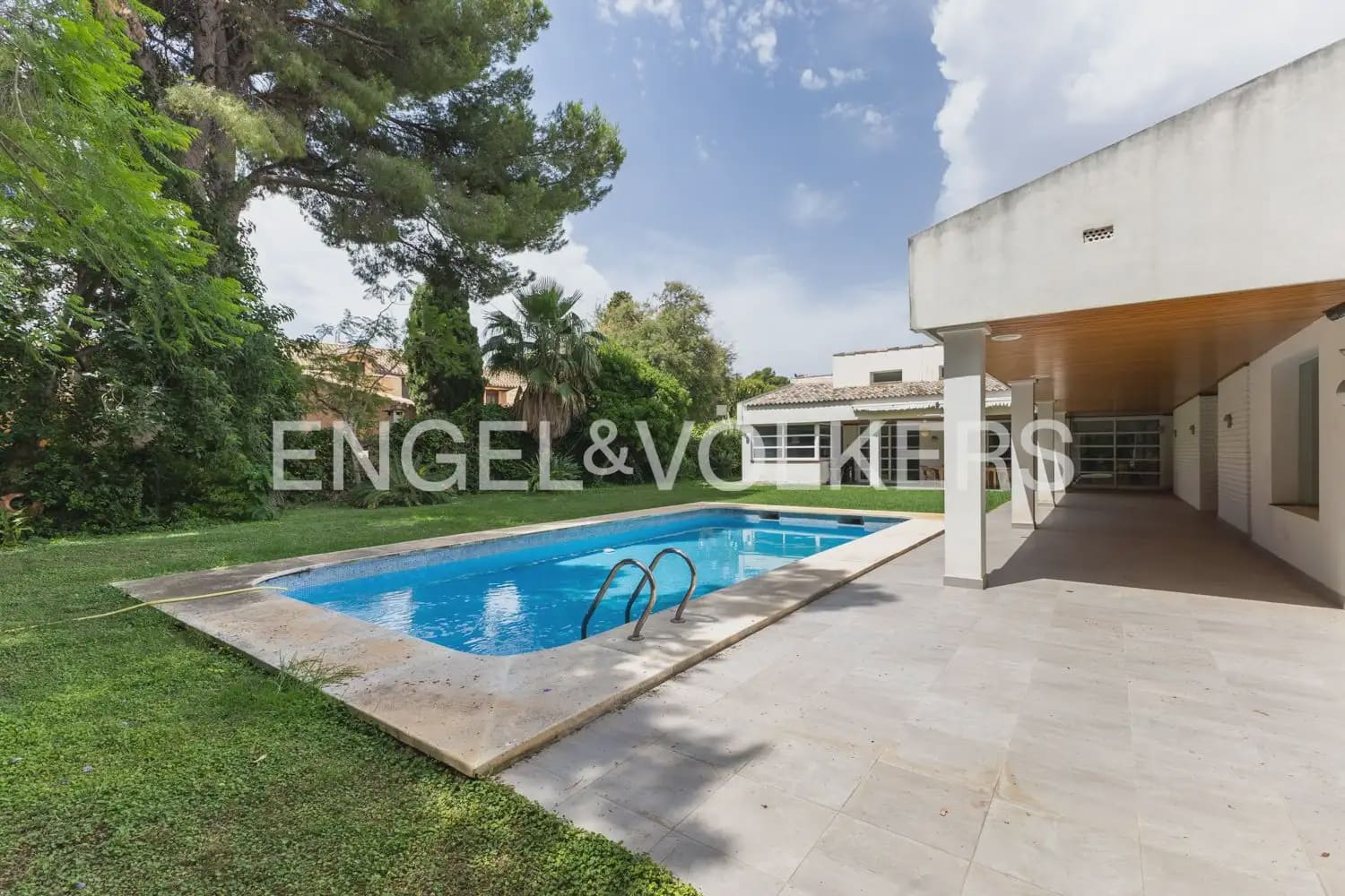 7 bedroom Villa for sale in Rocafort with pool garage - € 1,690,000 (Ref: 9927958)