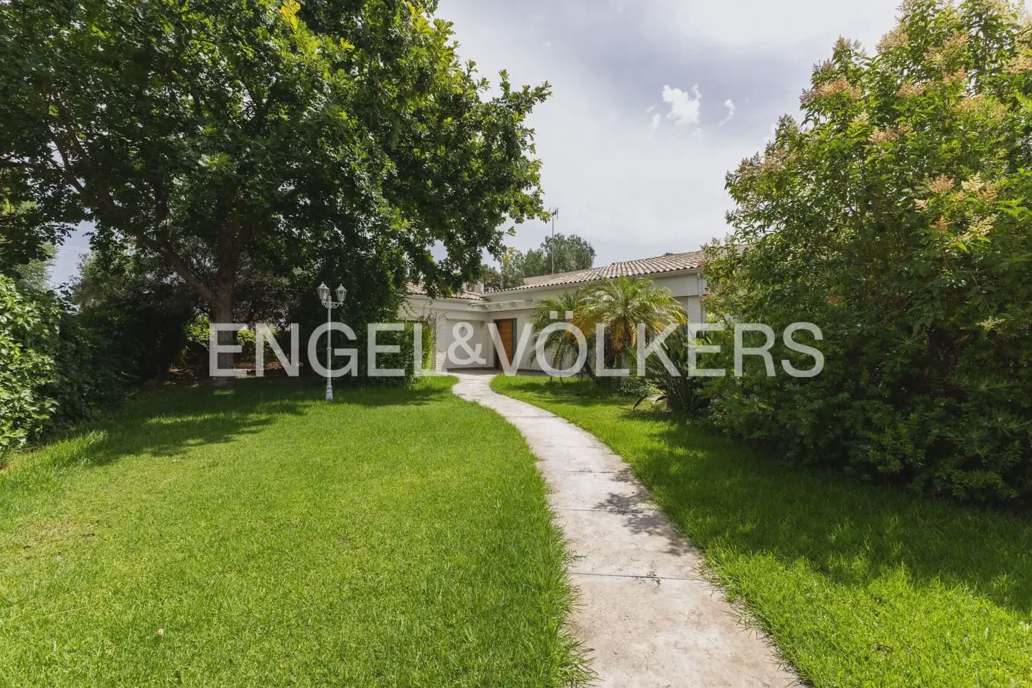7 bedroom Villa for sale in Rocafort with pool garage - € 1,690,000 (Ref: 9927958)