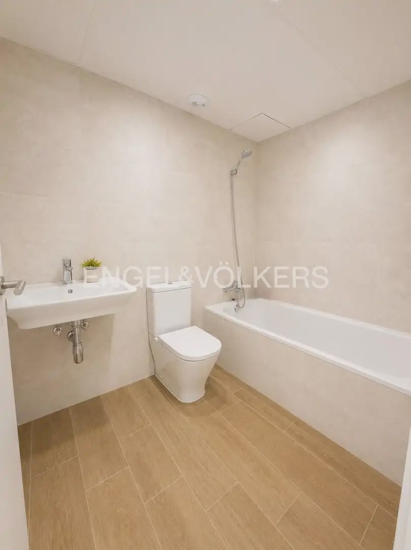 Piso de 3 habitaciones en València ciudad en alquiler con garaje - 1.800 € (Ref: 9928447)