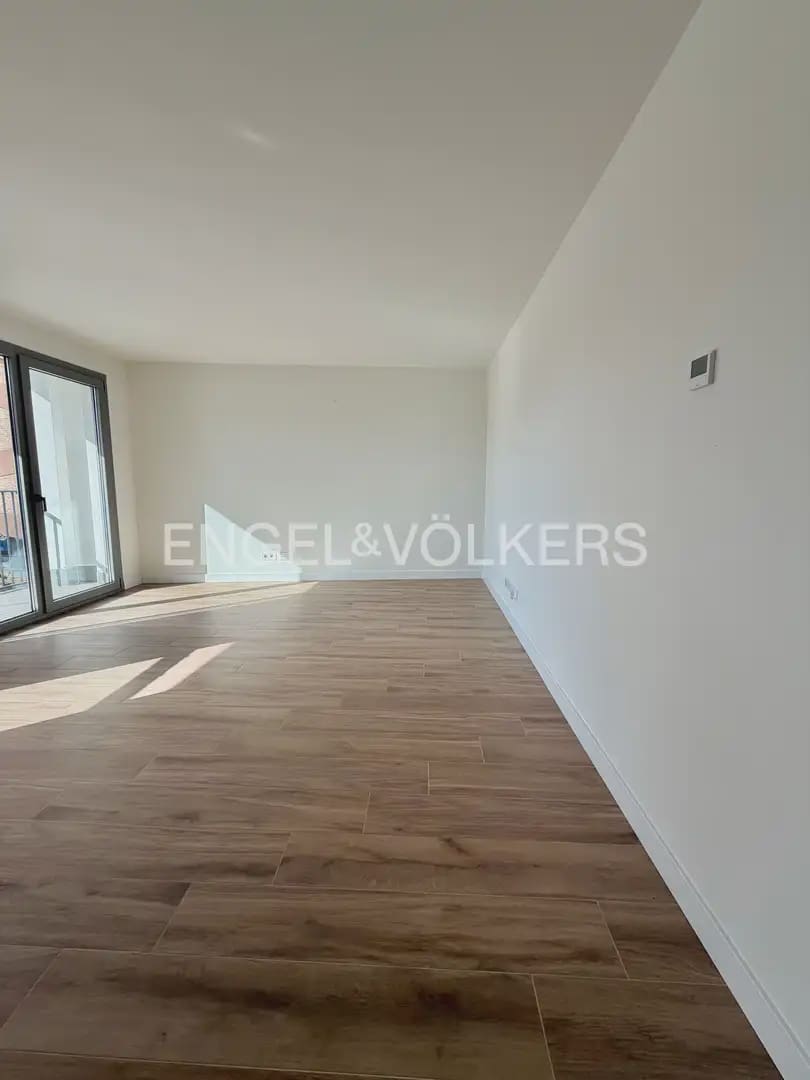Piso de 3 habitaciones en València ciudad en alquiler con garaje - 1.800 € (Ref: 9928447)
