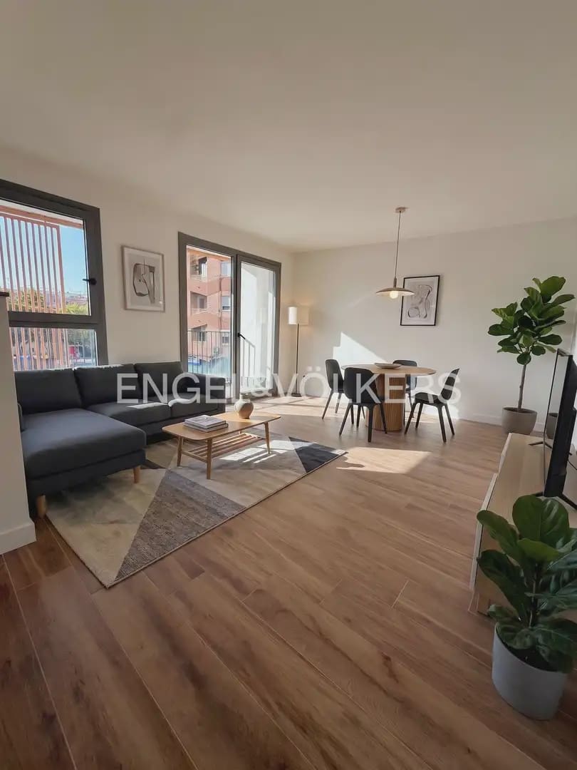 Piso de 3 habitaciones en València ciudad en alquiler con garaje - 1.800 € (Ref: 9928447)