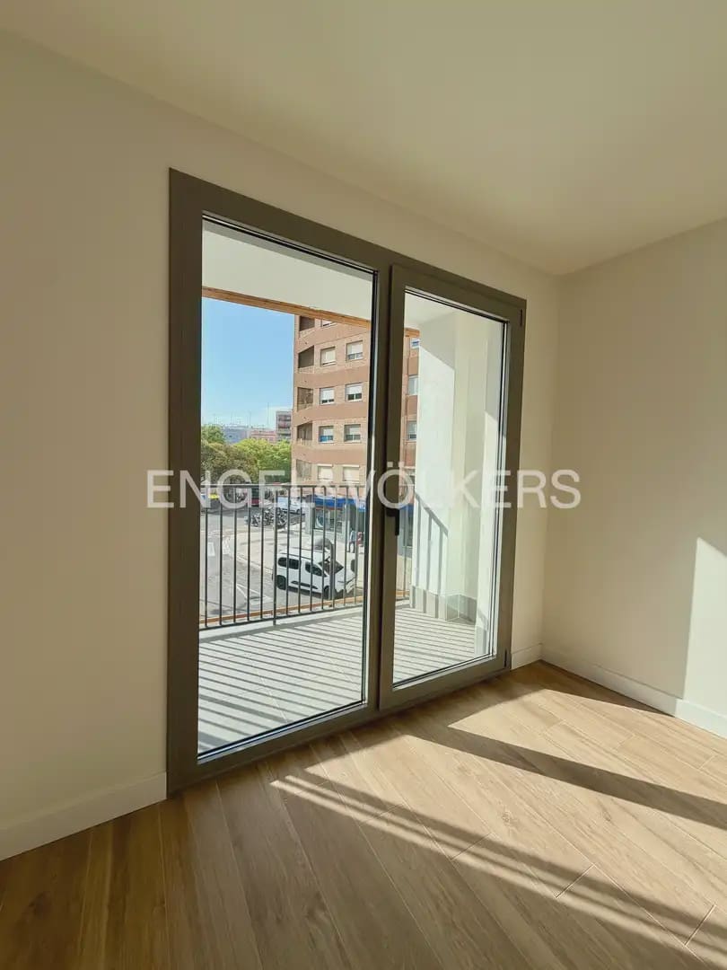 Piso de 3 habitaciones en València ciudad en alquiler con garaje - 1.800 € (Ref: 9928447)