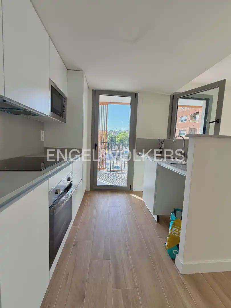 Piso de 3 habitaciones en València ciudad en alquiler con garaje - 1.800 € (Ref: 9928447)