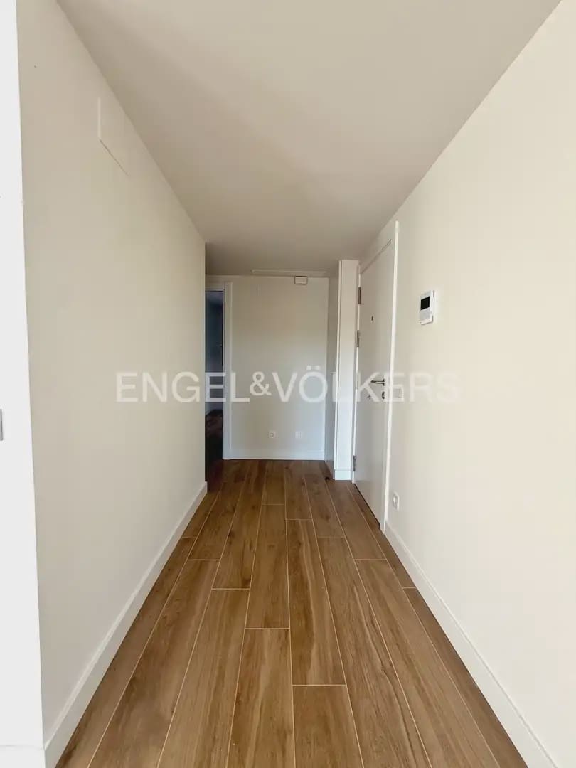 Piso de 3 habitaciones en València ciudad en alquiler con garaje - 1.800 € (Ref: 9928447)
