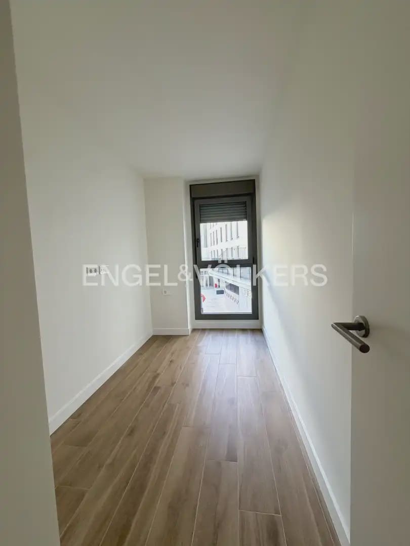 Piso de 3 habitaciones en València ciudad en alquiler con garaje - 1.800 € (Ref: 9928447)