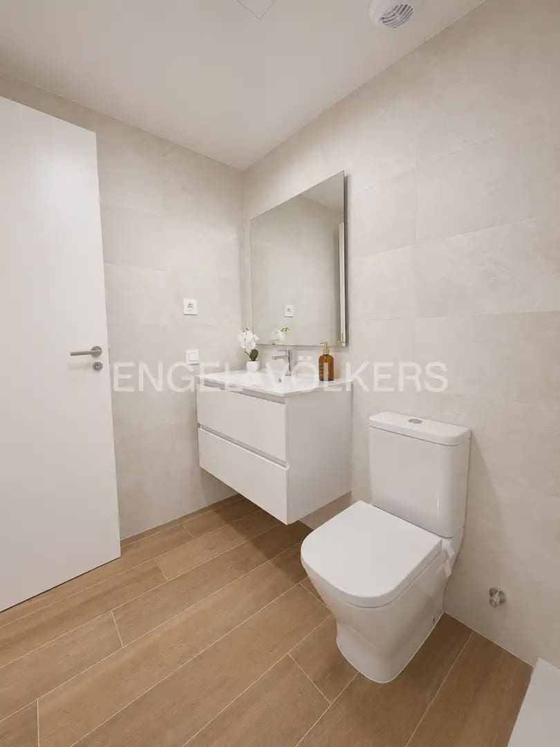 Piso de 3 habitaciones en València ciudad en alquiler con garaje - 1.800 € (Ref: 9928447)