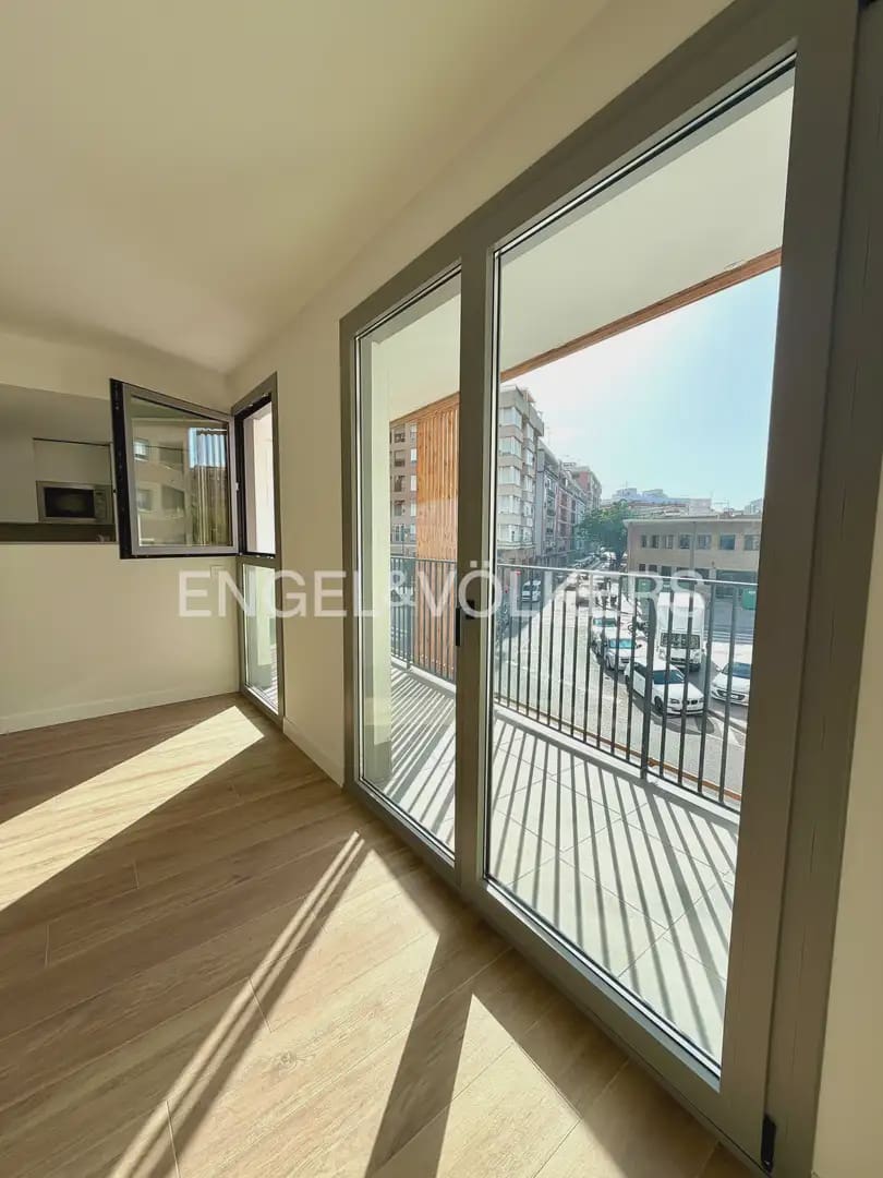 Piso de 3 habitaciones en València ciudad en alquiler con garaje - 1.800 € (Ref: 9928447)